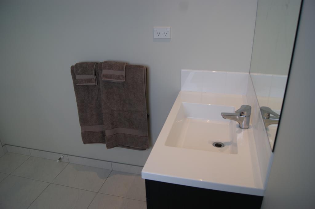 Waihi Beach Getaway-Studio, Ensuite & Private Deck Екстериор снимка