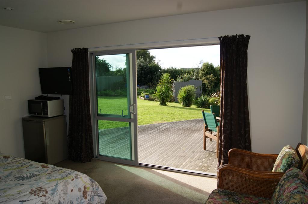 Waihi Beach Getaway-Studio, Ensuite & Private Deck Екстериор снимка