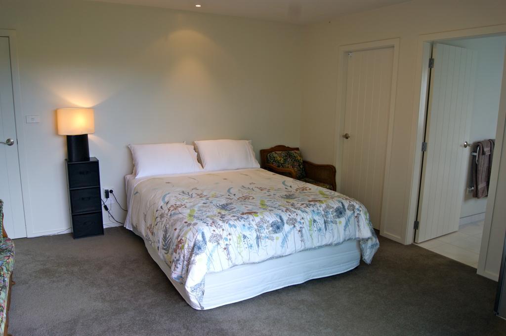 Waihi Beach Getaway-Studio, Ensuite & Private Deck Екстериор снимка